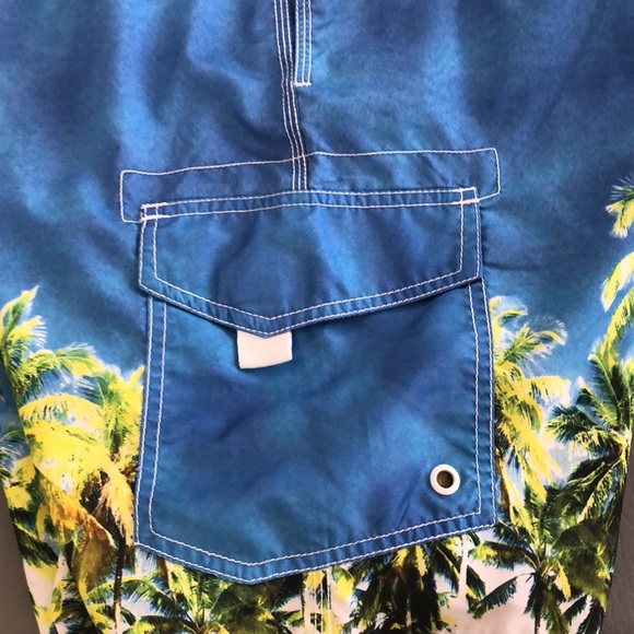 Old Navy Men's Swim Trunks Size Large - Picture 7 of 12